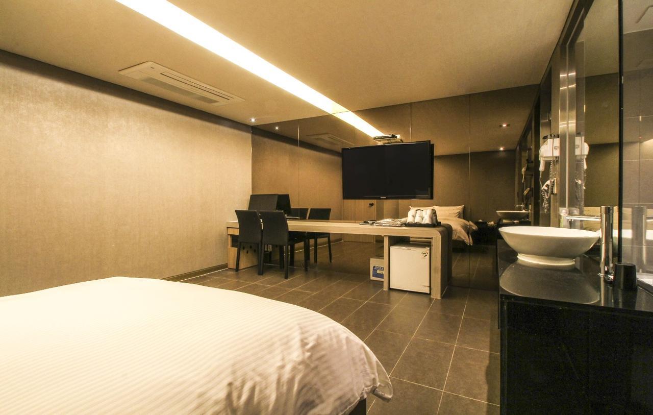 Haeundae Yeoubi Hotel Пусан Екстер'єр фото